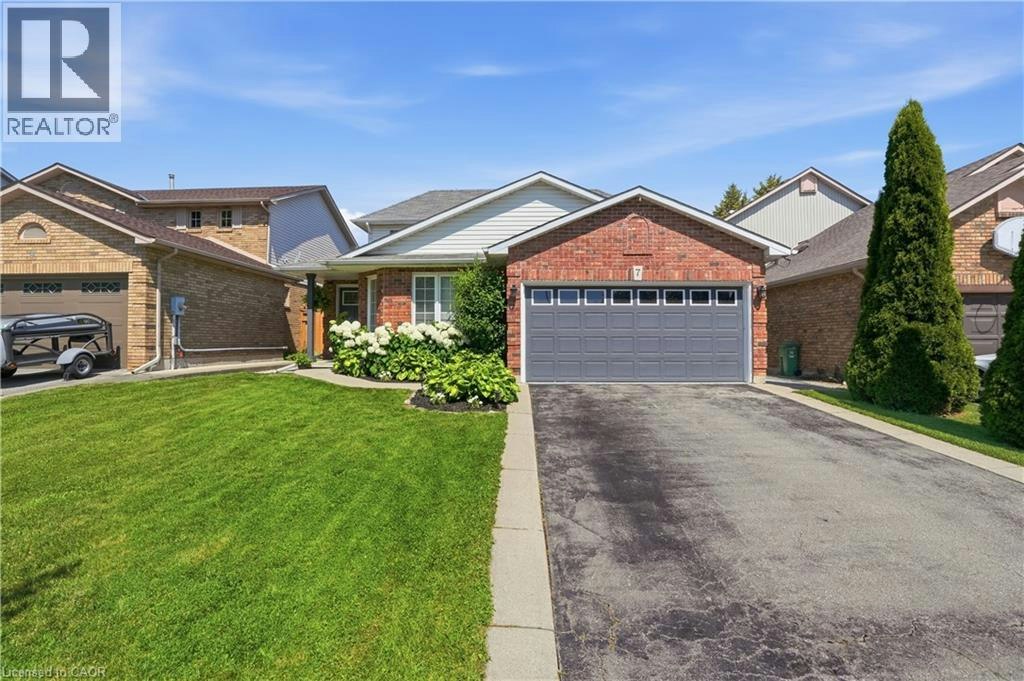 7 Rockhaven Lane, Hamilton, ON, L8B 0H7