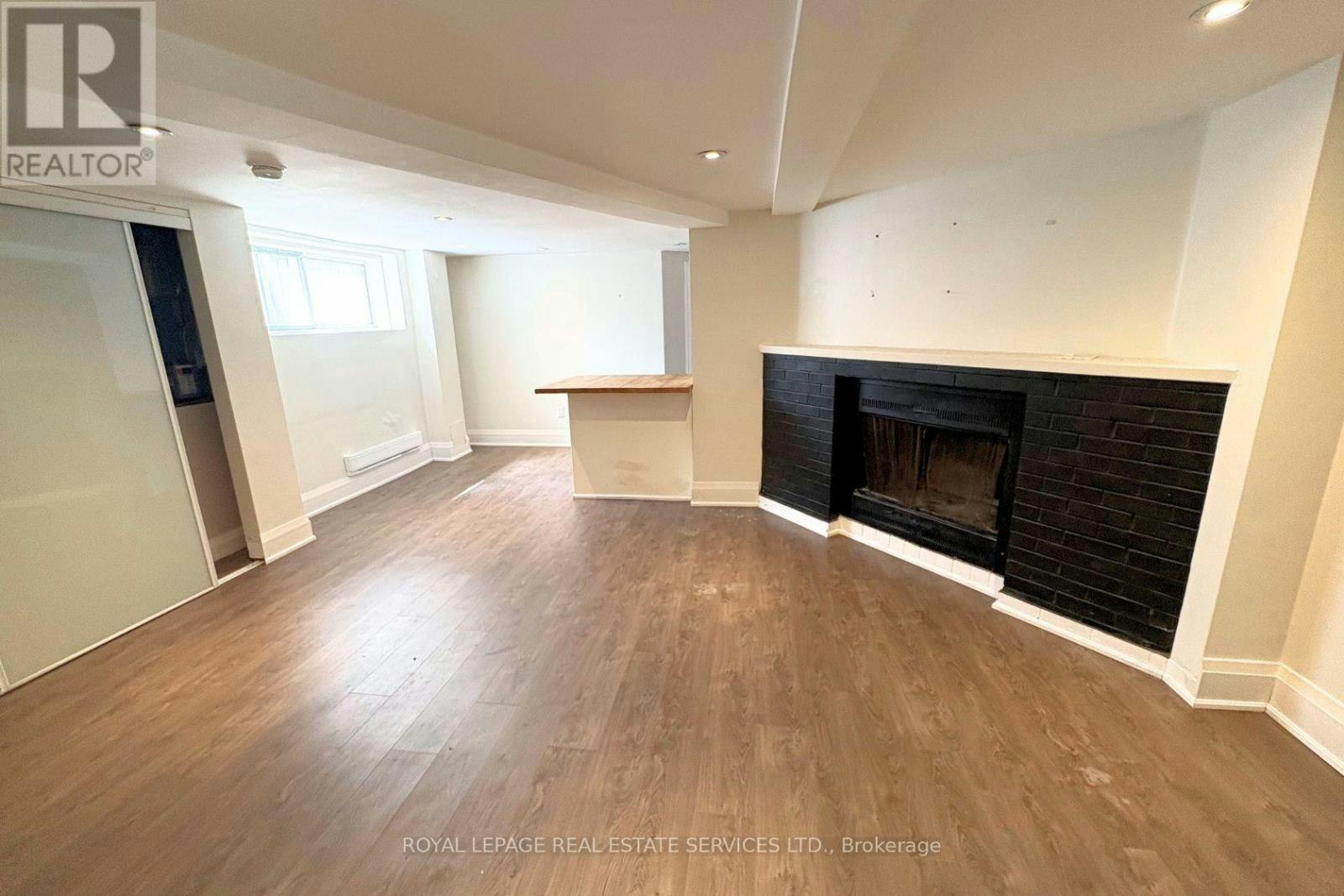 L1-118 Pembroke Street, Toronto, ON, M5A 2N8 - 2