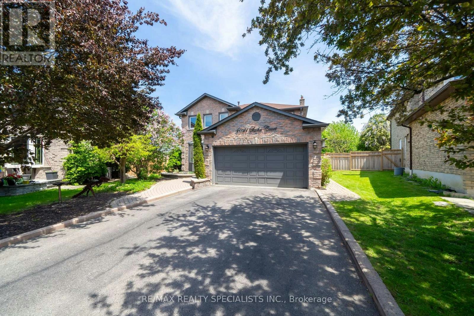 4021 Sasha Court, Mississauga, ON, L4W 3K9