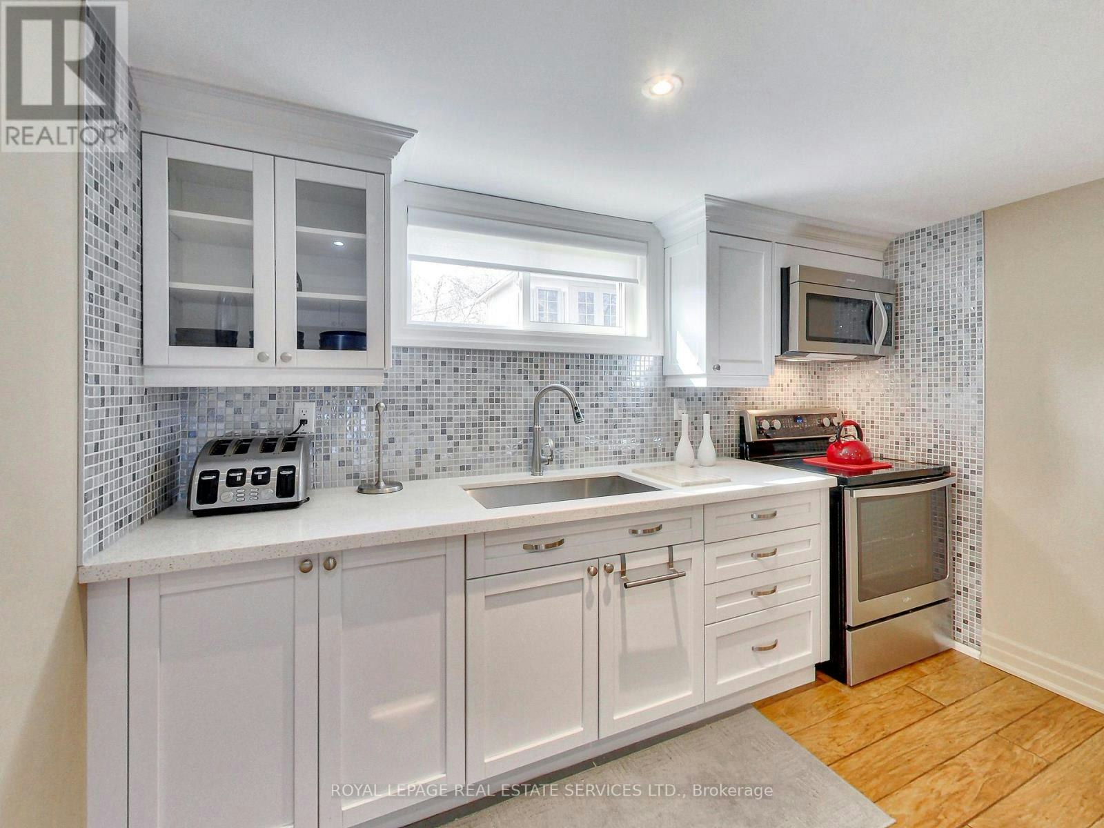 LOWER-51 Norseman Street, Toronto, ON, M8Z 2P7 - 9