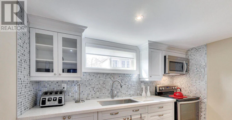 LOWER-51 Norseman Street, Toronto, ON, M8Z 2P7 - 9