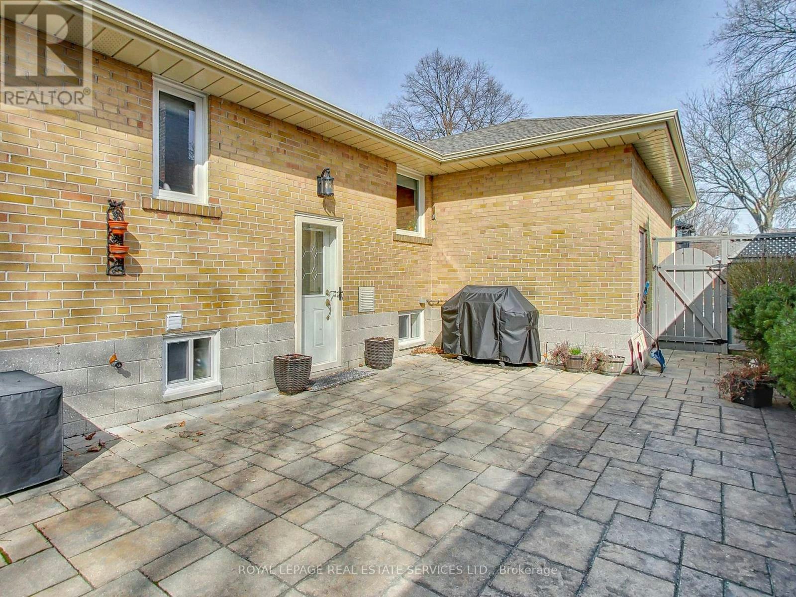 LOWER-51 Norseman Street, Toronto, ON, M8Z 2P7 - 2