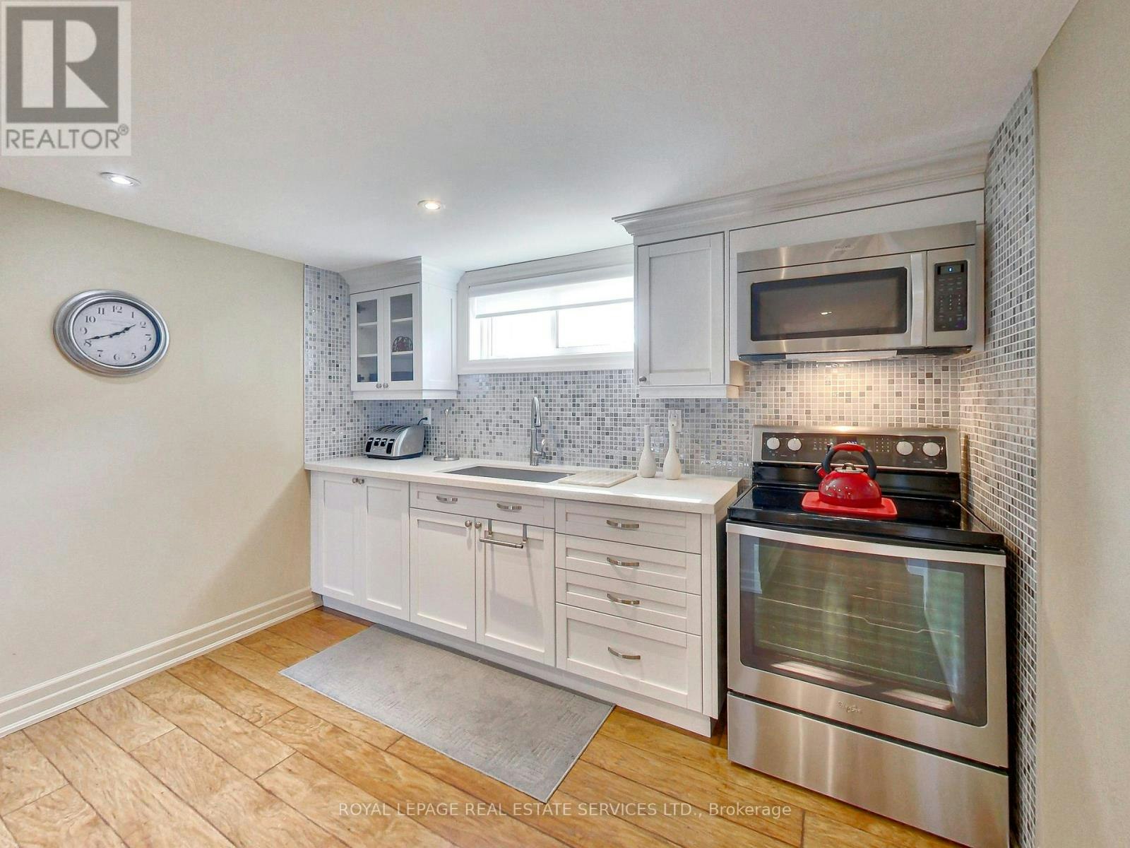 LOWER-51 Norseman Street, Toronto, ON, M8Z 2P7 - 8