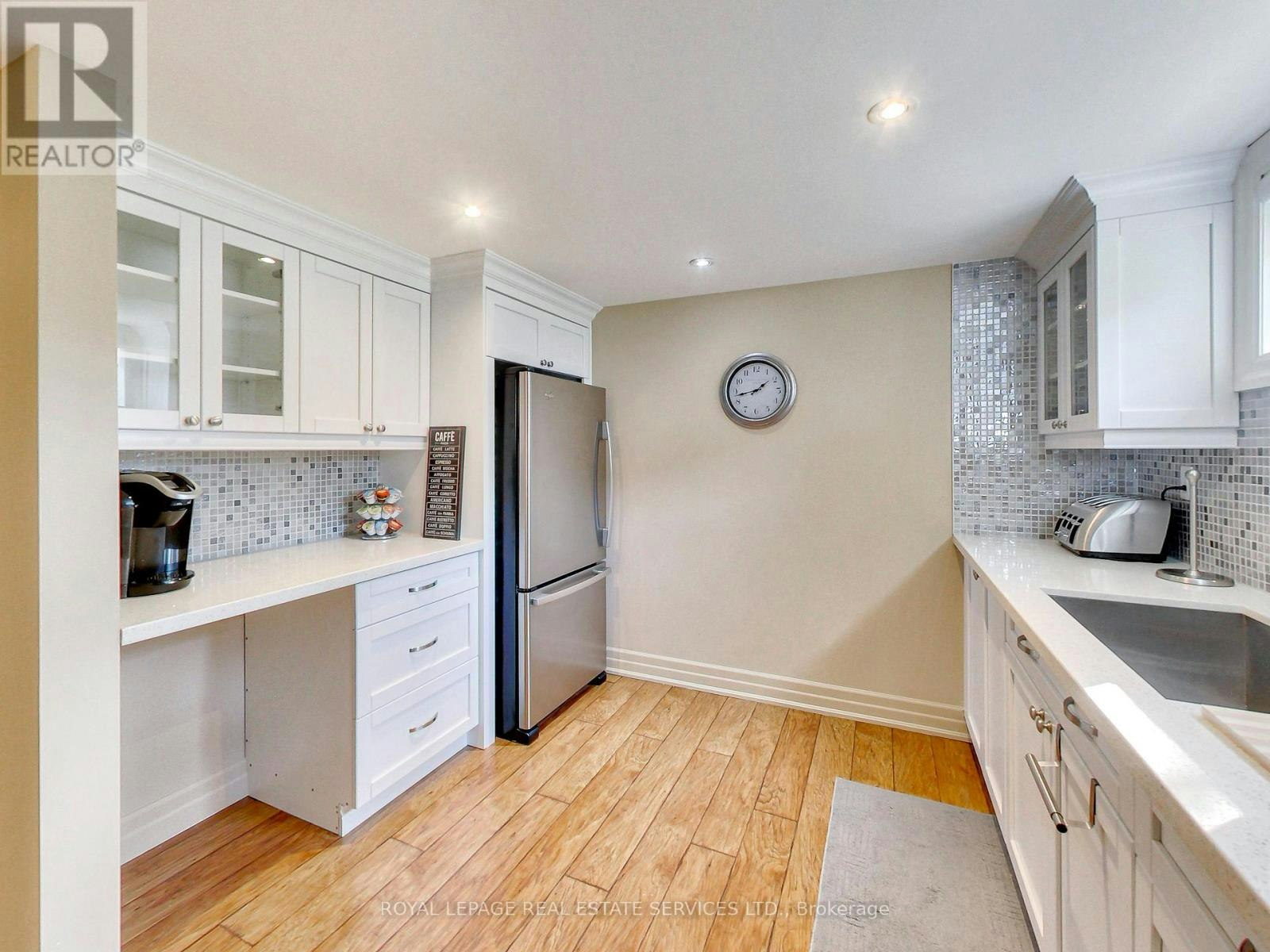 LOWER-51 Norseman Street, Toronto, ON, M8Z 2P7 - 11