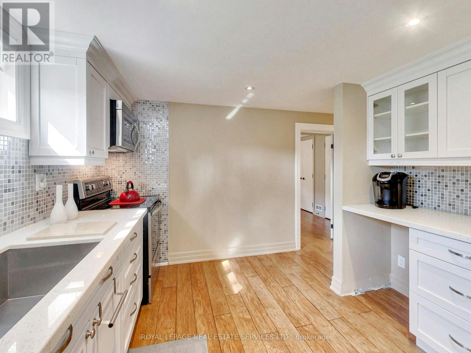 LOWER-51 Norseman Street, Toronto, ON, M8Z 2P7 - 10