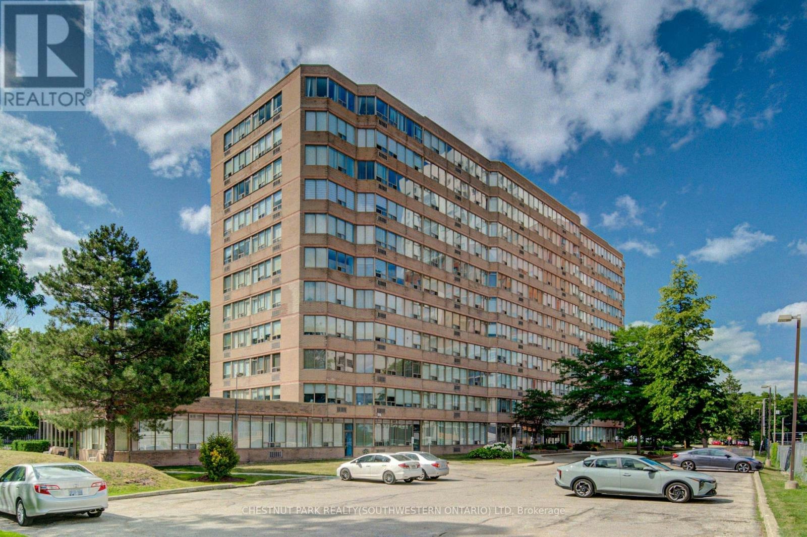 604-3227 King Street E, Kitchener, ON, N2A 3Z9