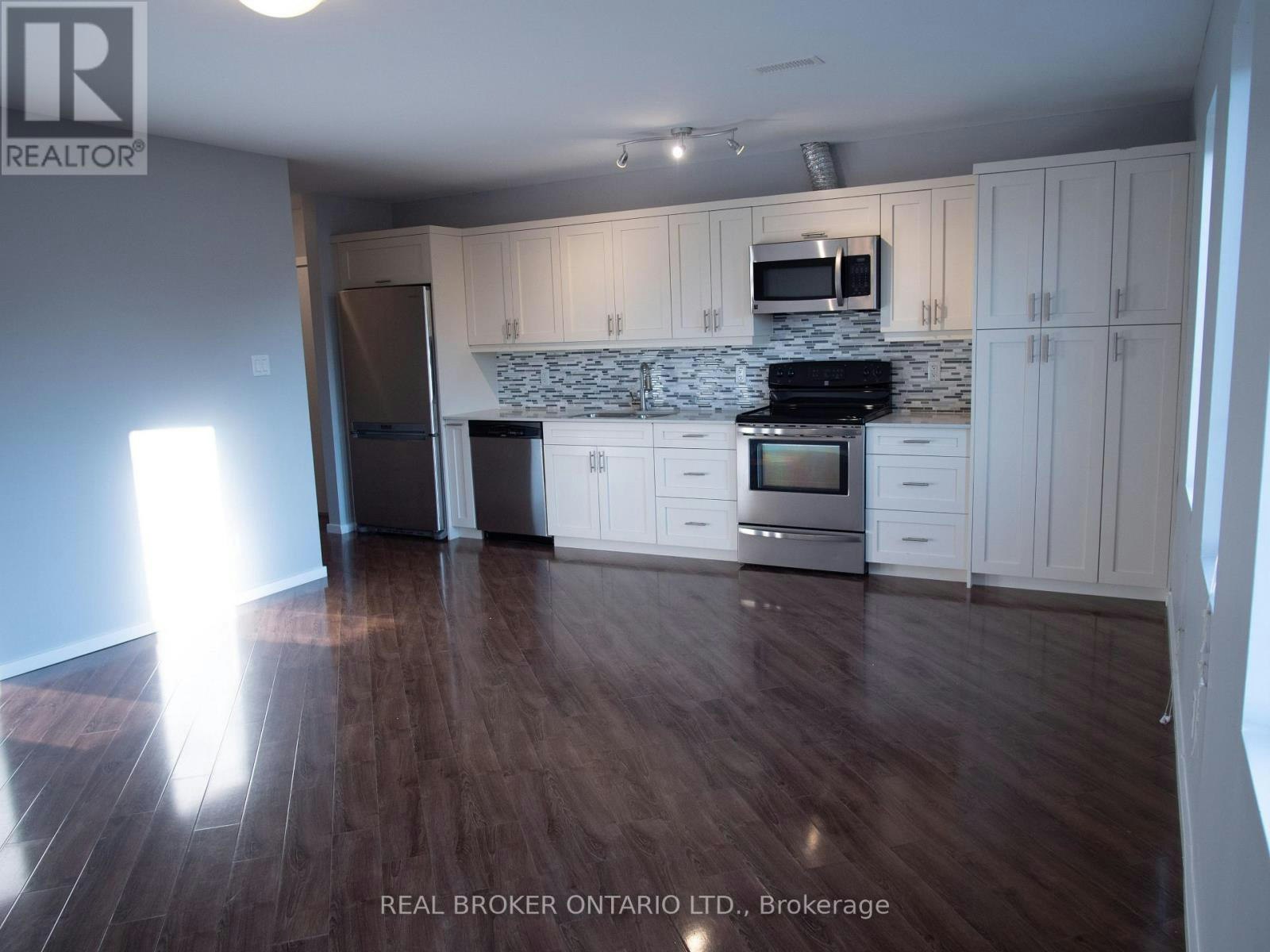 20 Emily Street, Parry Sound, ON, P2A 2P3 - 2