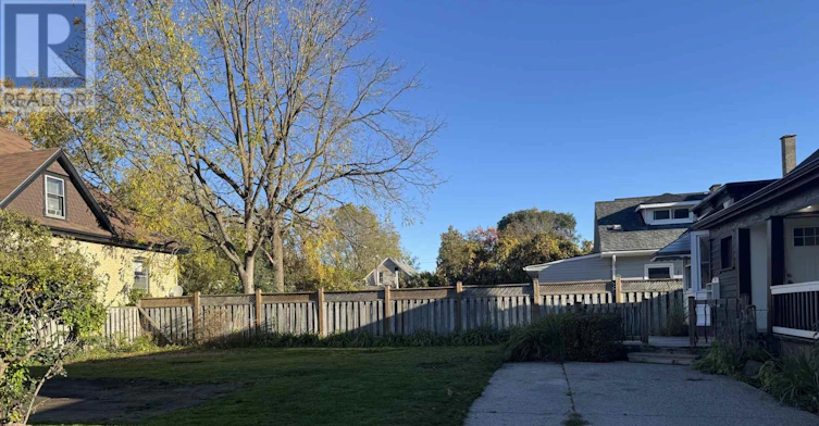 21 Owaissa Street, St. Thomas, ON, N5P 1T1 - 3