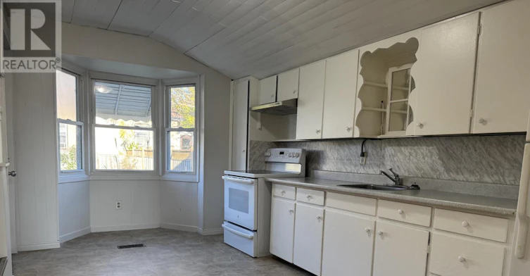21 Owaissa Street, St. Thomas, ON, N5P 1T1 - 7