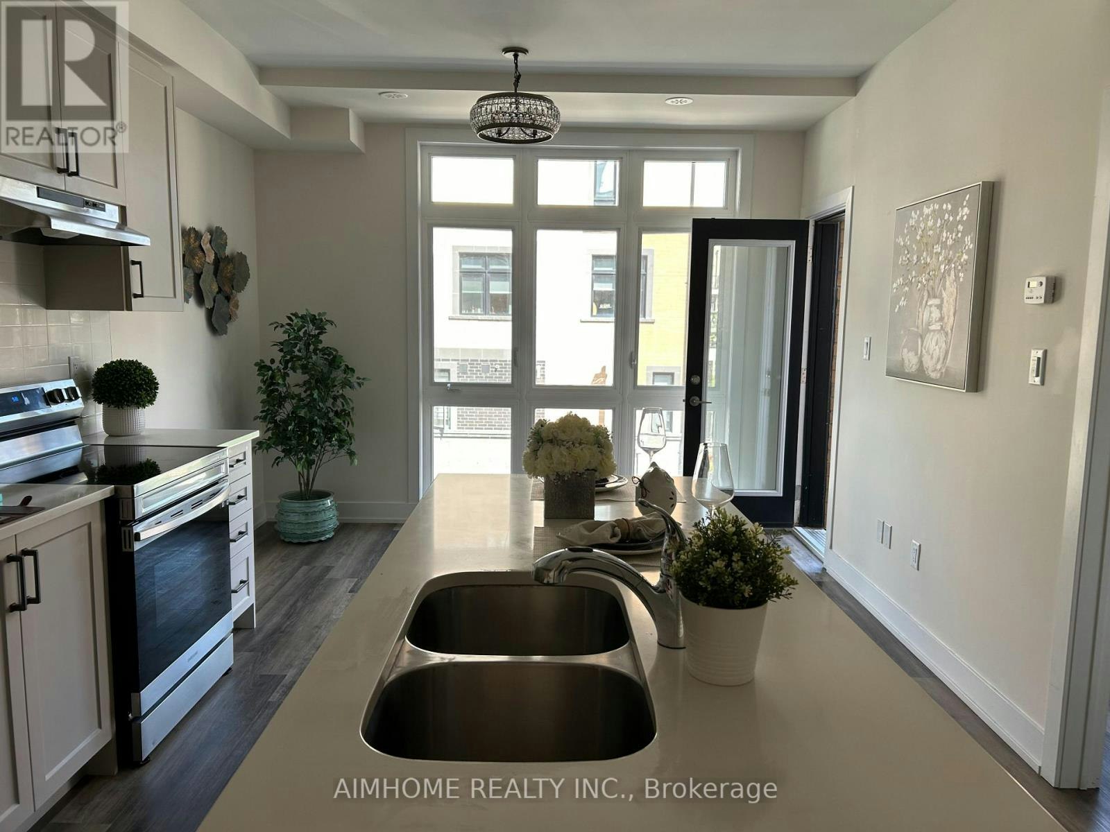 2-7 Phelps Lane, Richmond Hill, ON, L4E 1J4 - 3