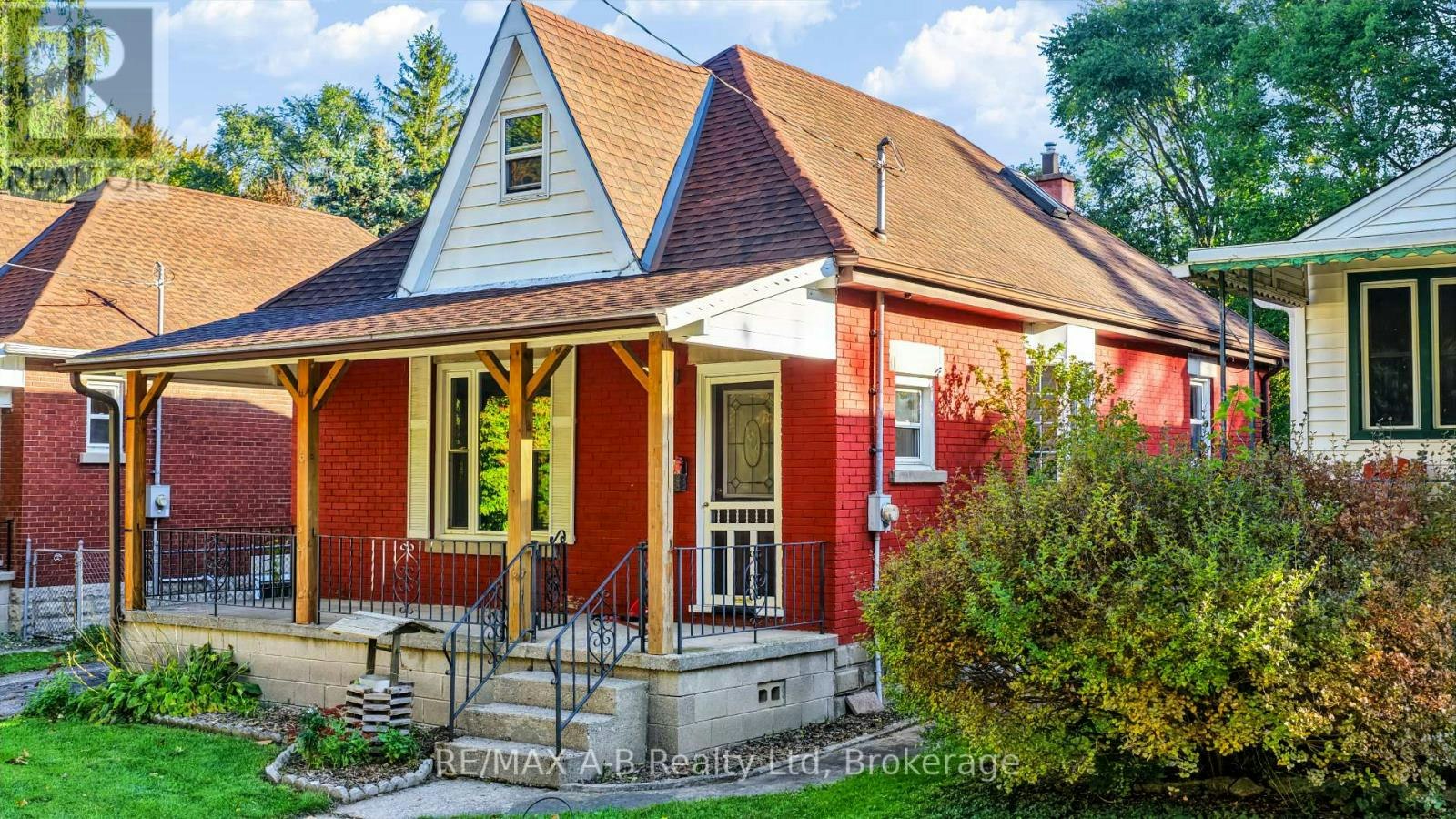 176 Sterling Street, London, ON, N5Y 1Z2
