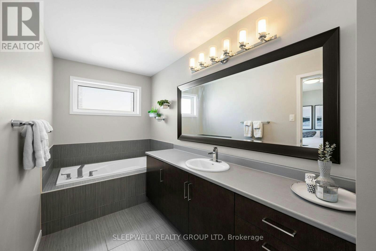 147 Westphalian Avenue, Ottawa, ON, K2V 0A3 - 22