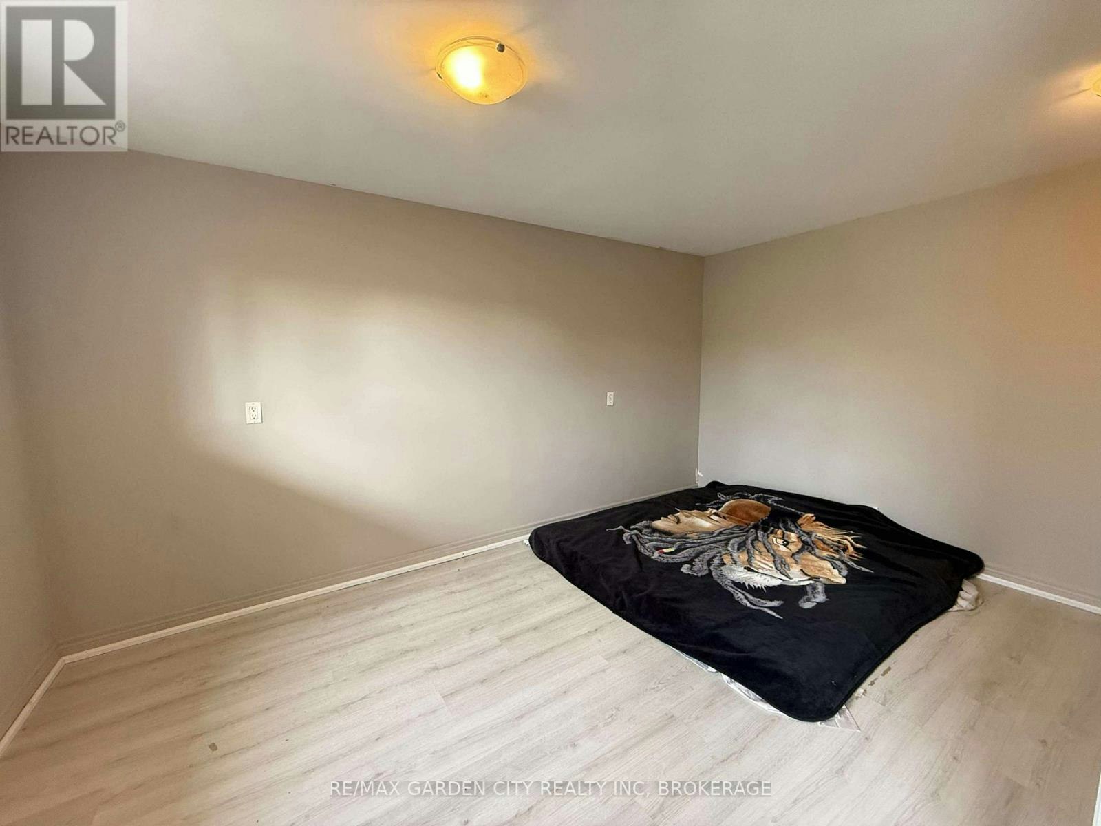 130 St. Paul Crescent, St. Catharines, ON, L2S 1M9 - 8