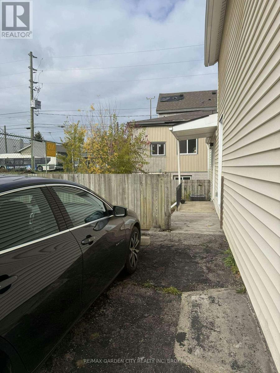 130 St. Paul Crescent, St. Catharines, ON, L2S 1M9 - 16