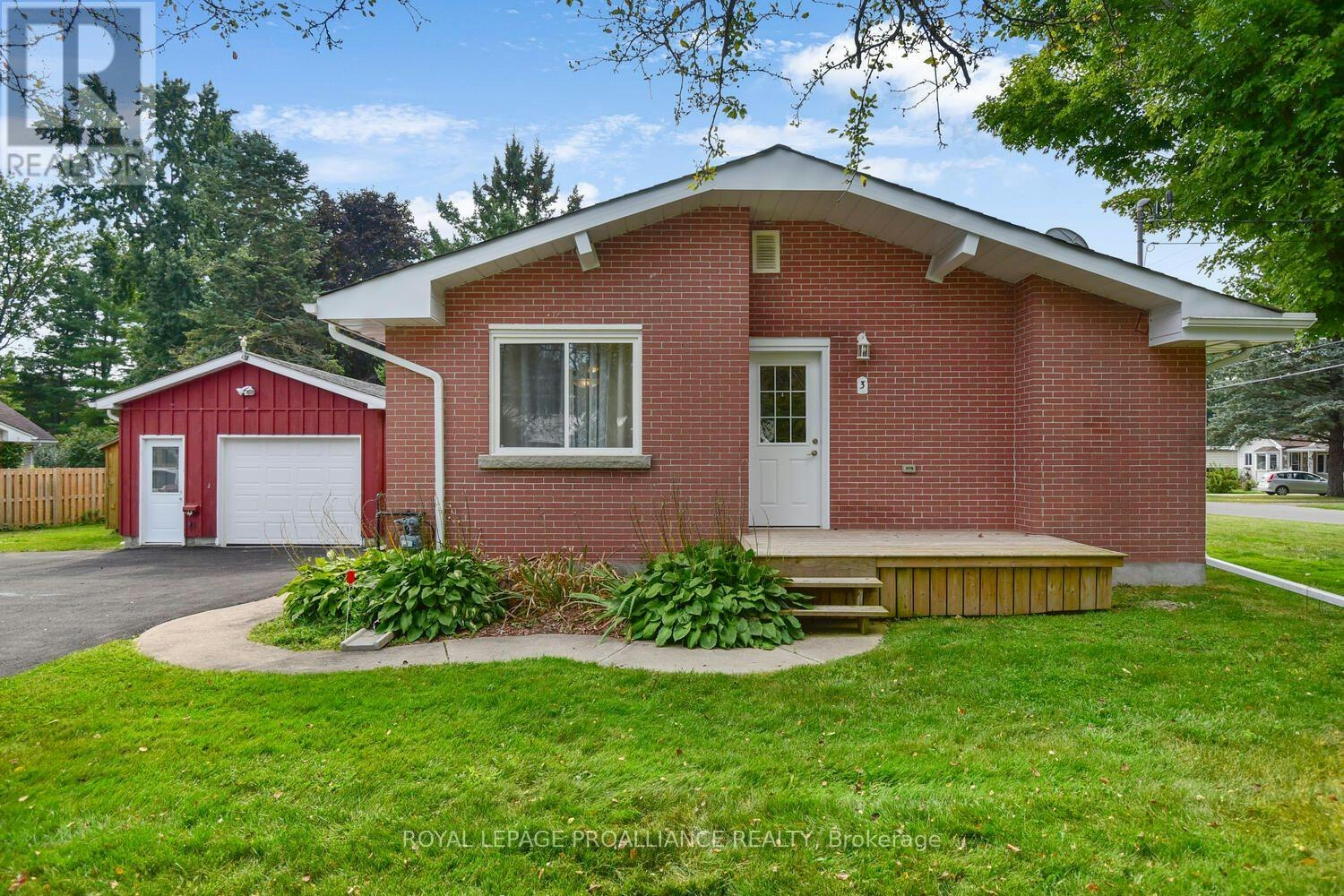 3 Geneva Court, Brockville, ON, K6V 1M7