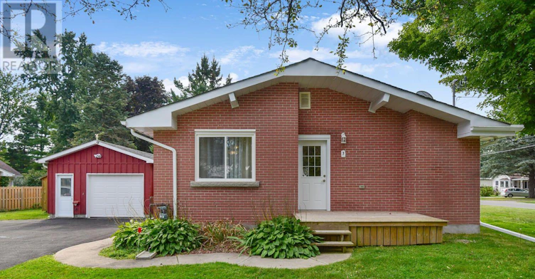 3 Geneva Court, Brockville, ON, K6V 1M7
