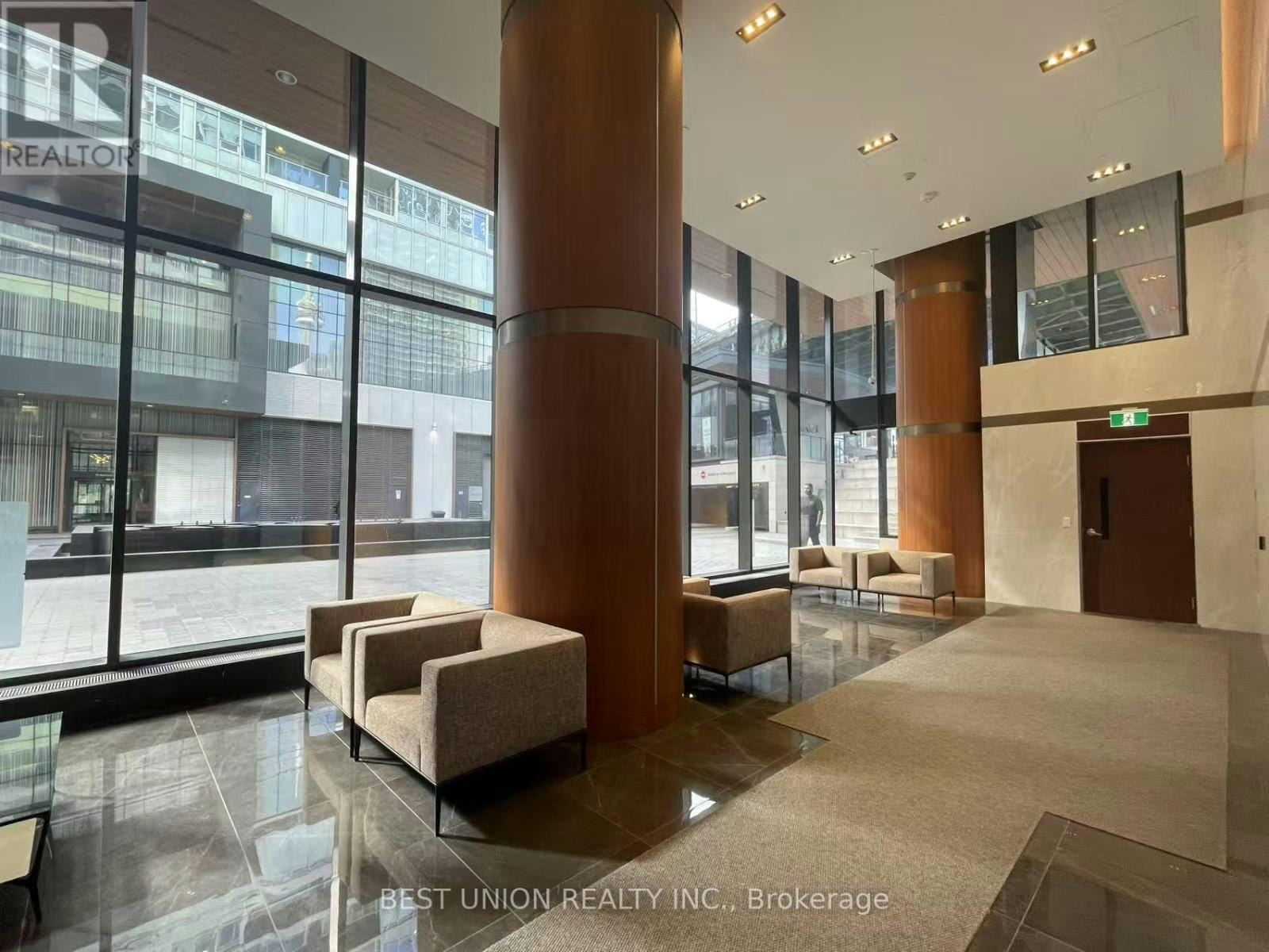 3910-17 Bathurst Street, Toronto, ON, M5V 1A5 - 2