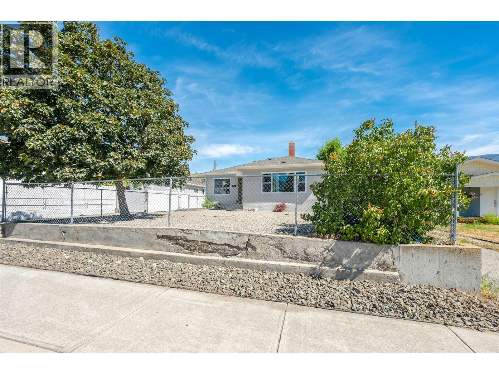 724 School Avenue, Oliver, BC, V0H 1T0