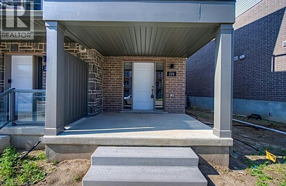 225-205 Oak Trail WEST, Kitchener, ON, N2R 0R9 - 2
