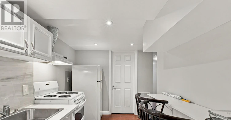 3344 Southwick Street, Mississauga, ON, L5M 7L5 - 8