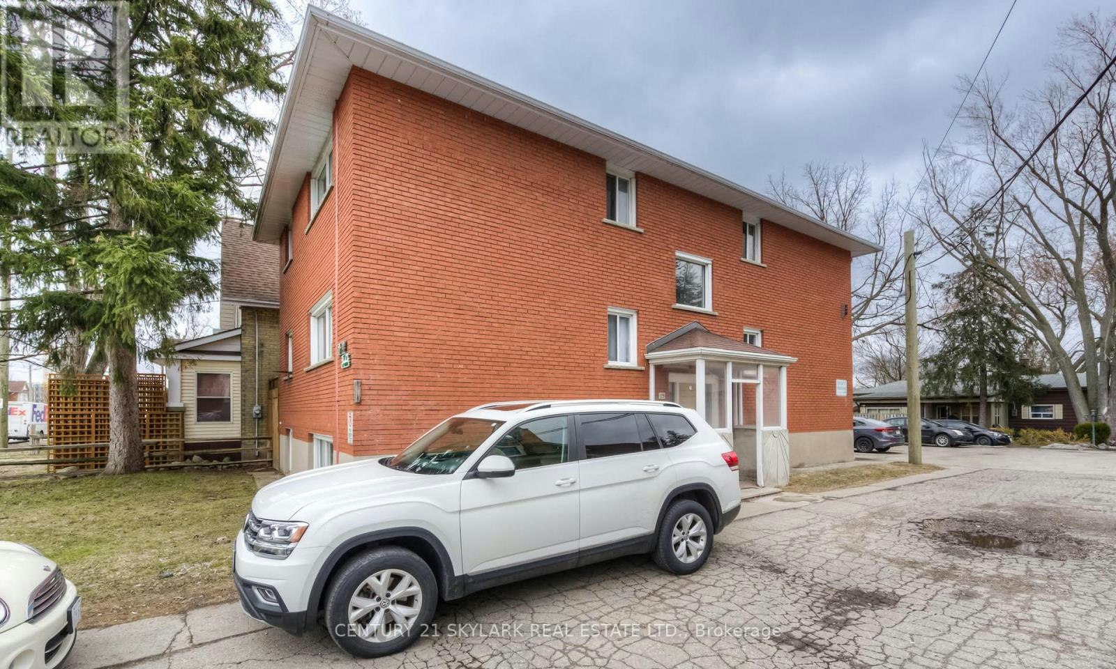 2-75 Highland Road E, Kitchener, ON, N2M 3V8 - 2