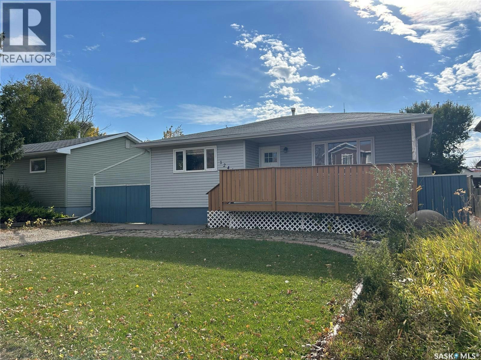 1246 8th Street, Estevan, SK, S4A 1H3