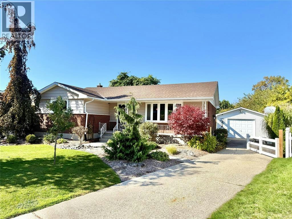 820 Woodward Crescent, Sarnia, ON, N7V 2E6