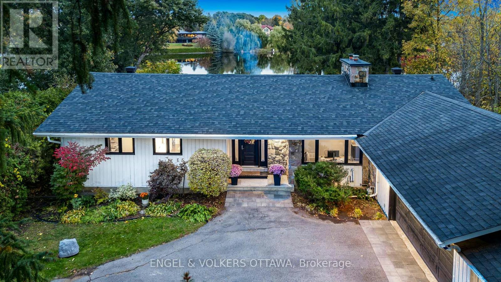 1073 Island View Drive, Manotick, ON, K4M 1J8
