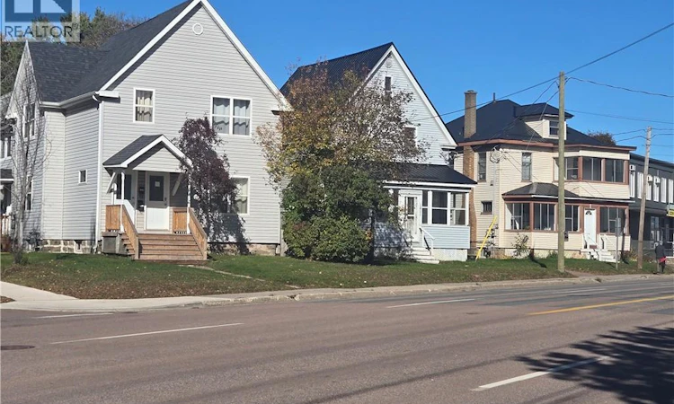 1387-1411-1421-1423 Main Street