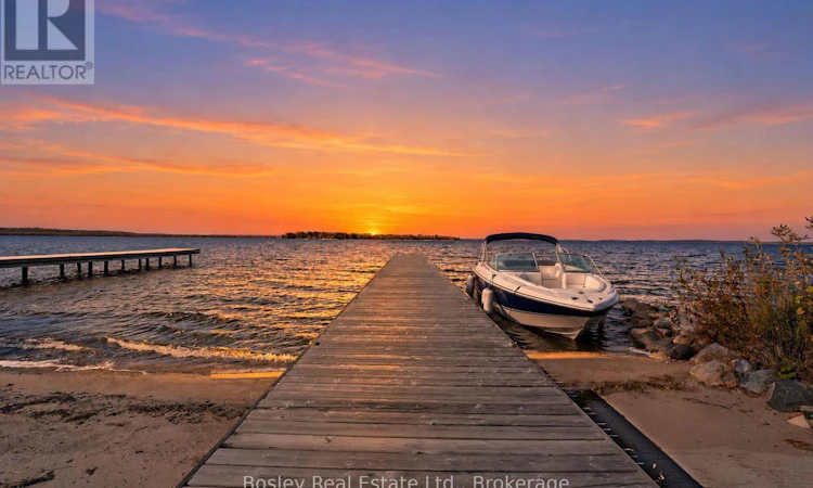 42 Robins Point Road
