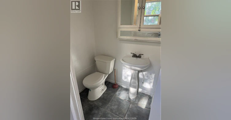 665 St Joseph Street, Windsor, ON, N9C 3H3 - 5