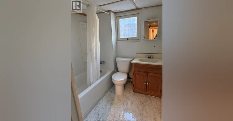 646 Hall, Windsor, ON, N8M 2X6 - 5