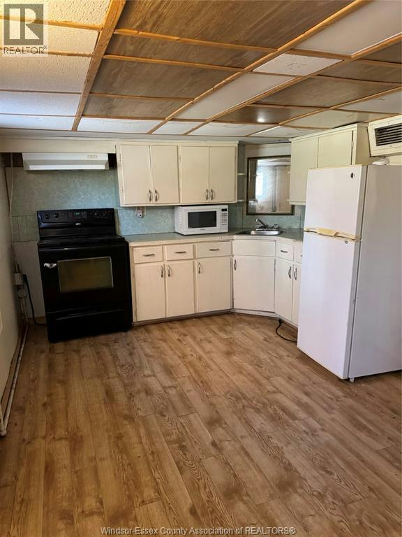 646 Hall, Windsor, ON, N8M 2X6 - 4