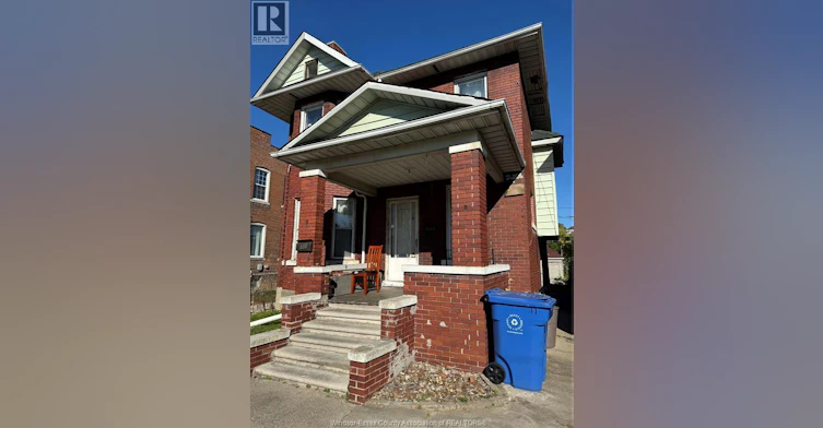 646 Hall, Windsor, ON, N8M 2X6