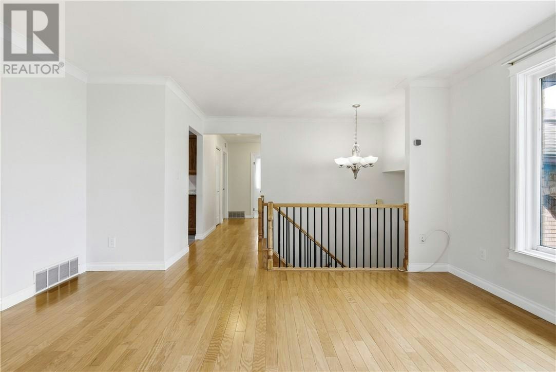 61 Crater Crescent, Greater Sudbury, ON, P3E 5Y6 - 5