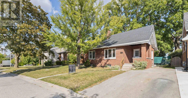 MAIN-122 Windsor Crescent, London, ON, N6C 1V8