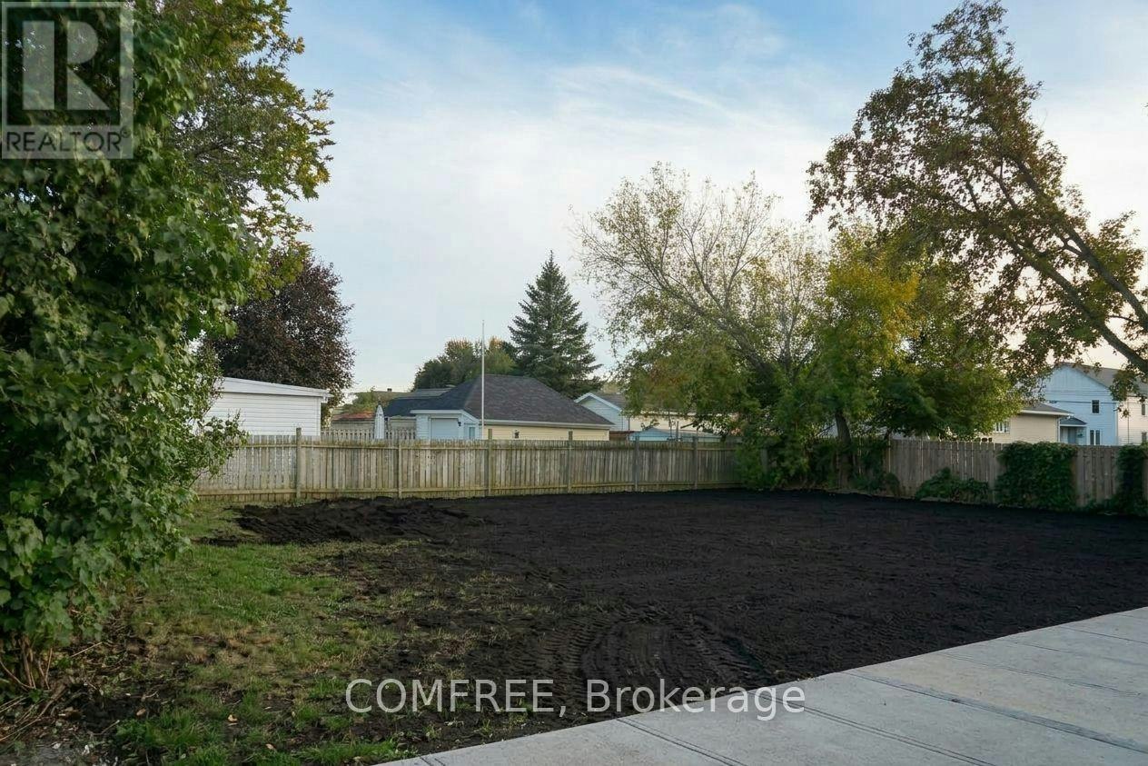 1416 Cumberland Street, Cornwall, ON, K6J 4K7