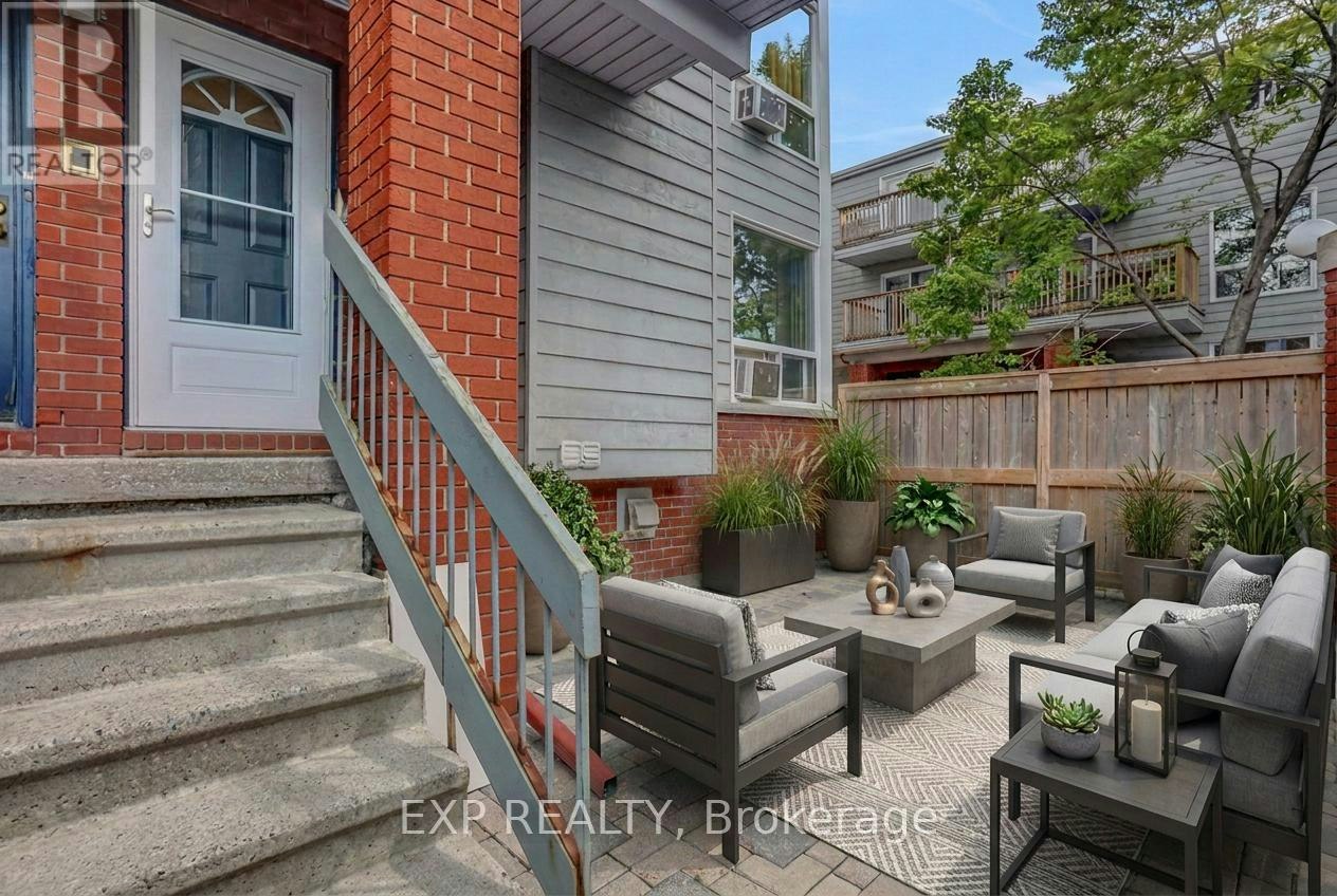 F-20 Hart Avenue, Ottawa, ON, K1K 4H8