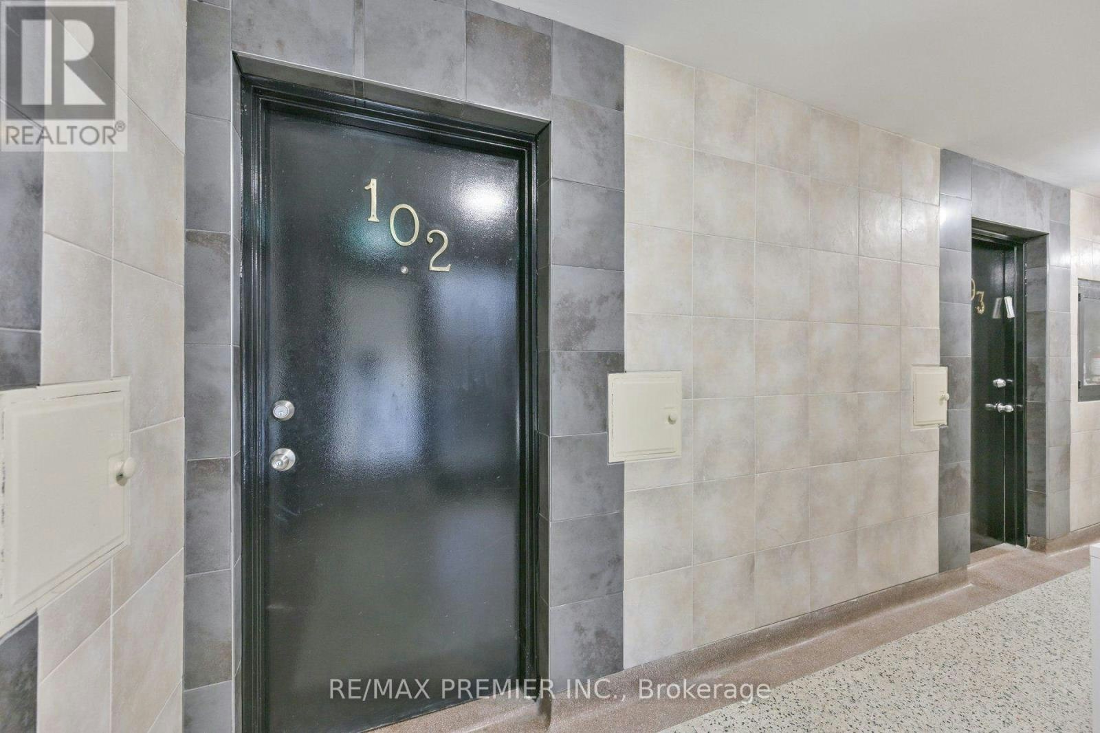 102-10 Ellison Avenue, Toronto, ON, M3H 2J6 - 2