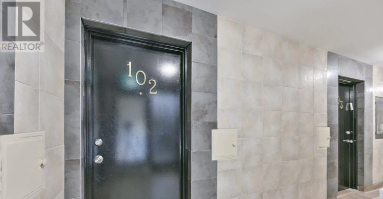 102-10 Ellison Avenue, Toronto, ON, M3H 2J6 - 2
