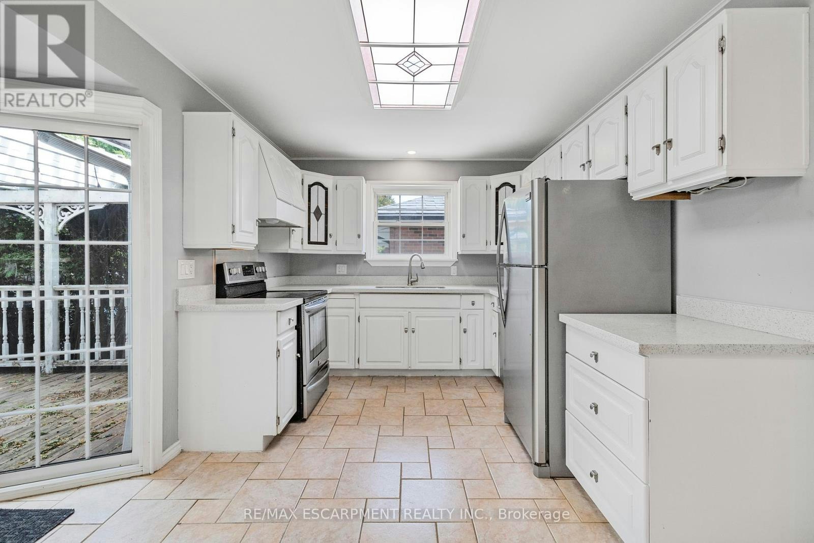 MAIN-71 Organ Crescent, Hamilton, ON, L8T 1Y8 - 8