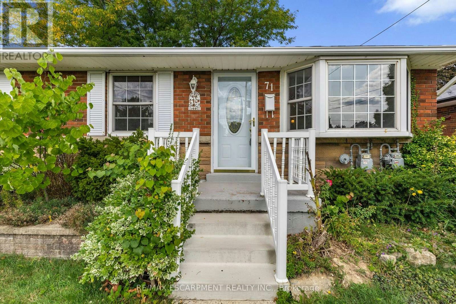 MAIN-71 Organ Crescent, Hamilton, ON, L8T 1Y8
