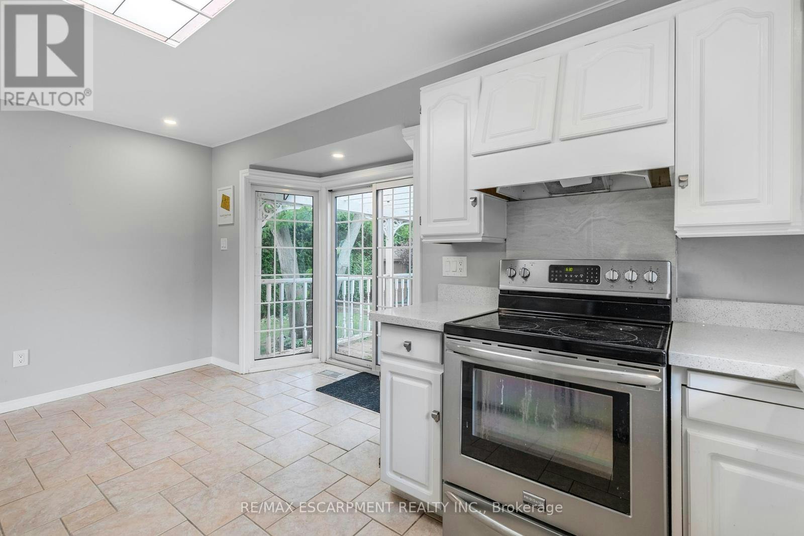 MAIN-71 Organ Crescent, Hamilton, ON, L8T 1Y8 - 11