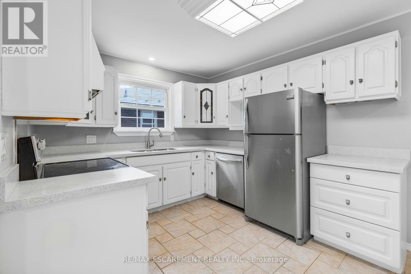 MAIN-71 Organ Crescent, Hamilton, ON, L8T 1Y8 - 9
