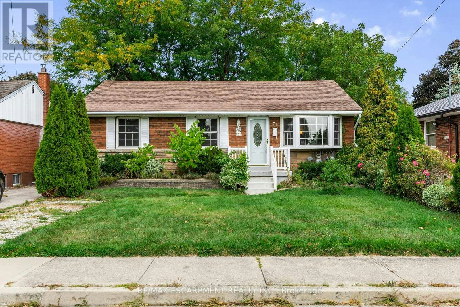 MAIN-71 Organ Crescent, Hamilton, ON, L8T 1Y8 - 2