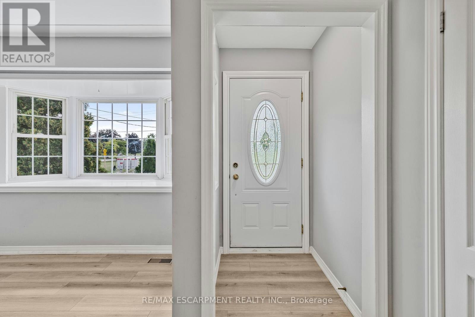 MAIN-71 Organ Crescent, Hamilton, ON, L8T 1Y8 - 3