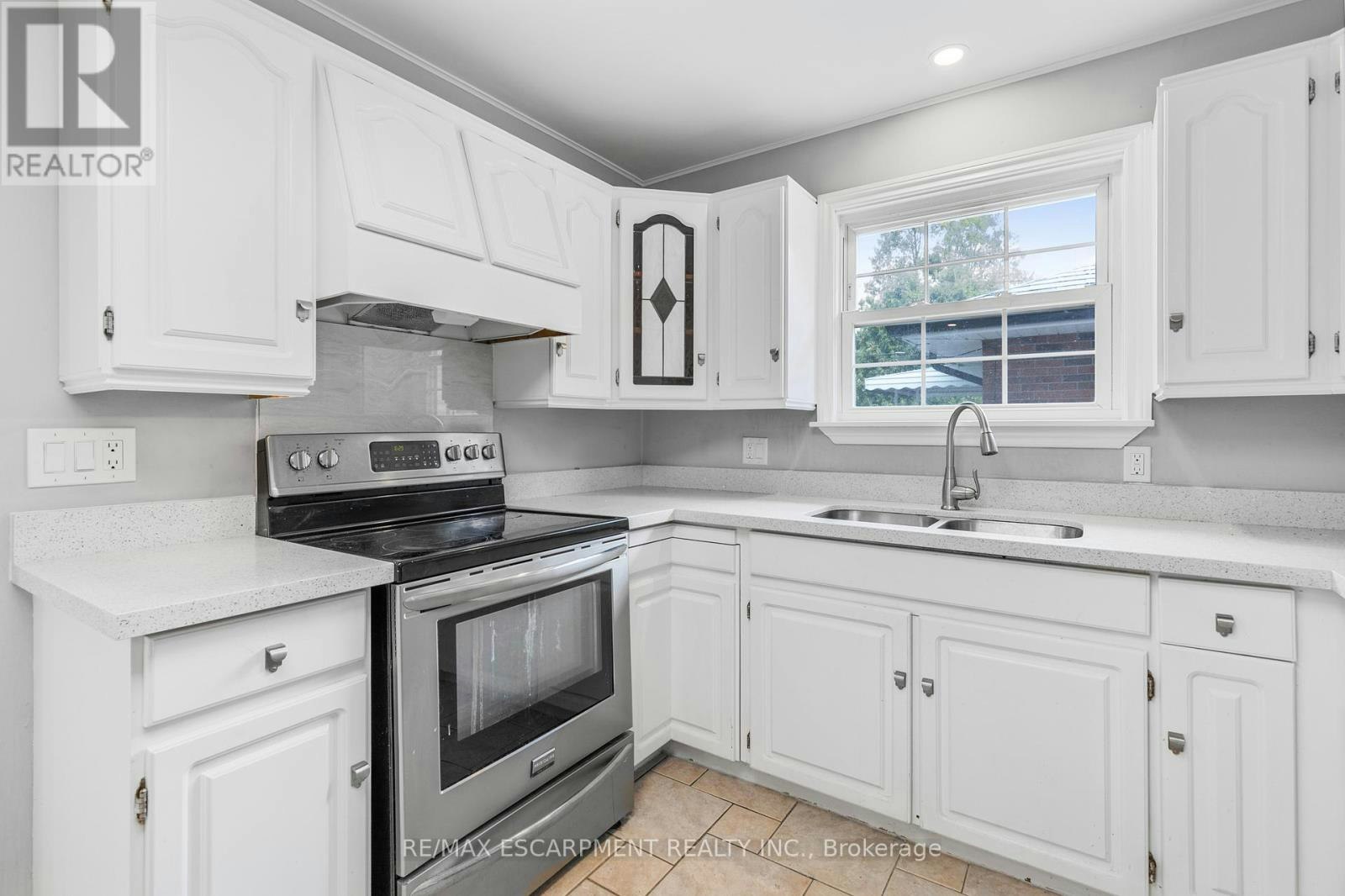 MAIN-71 Organ Crescent, Hamilton, ON, L8T 1Y8 - 10