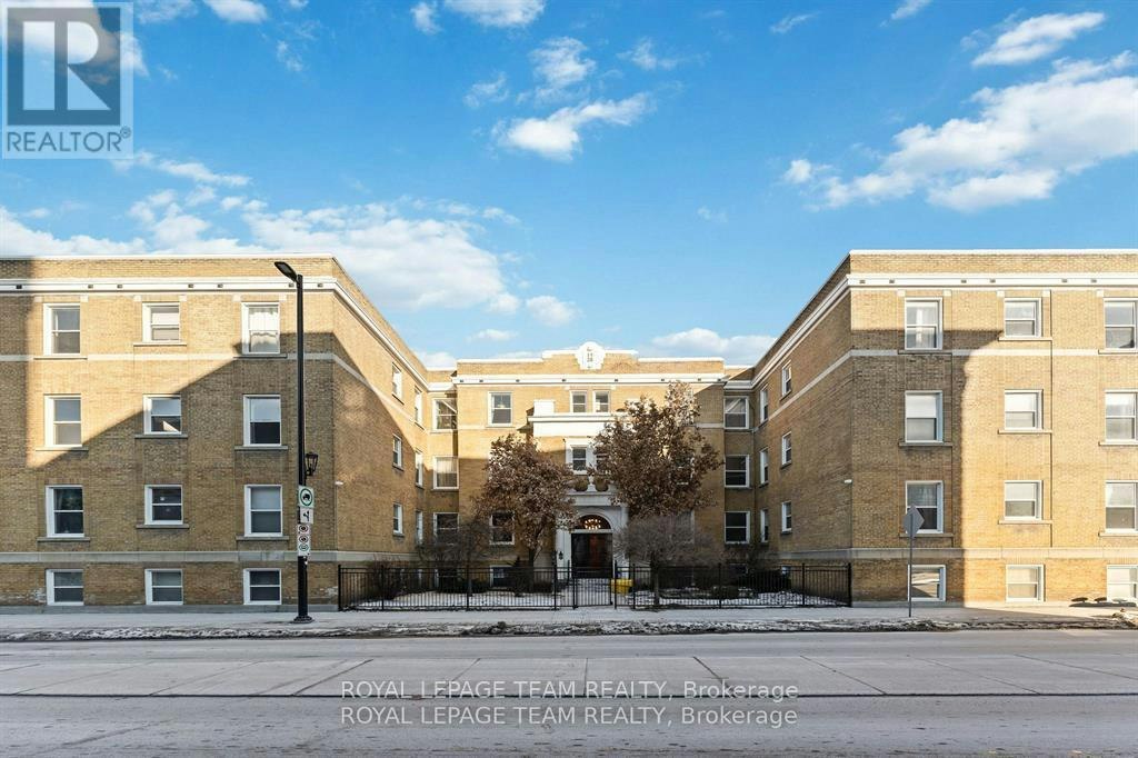 30-407 Elgin Street, Ottawa, ON, K2P 1N2