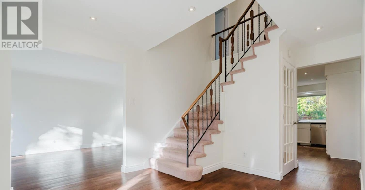 905 Plante Drive, Ottawa, ON, K1V 9E3 - 4