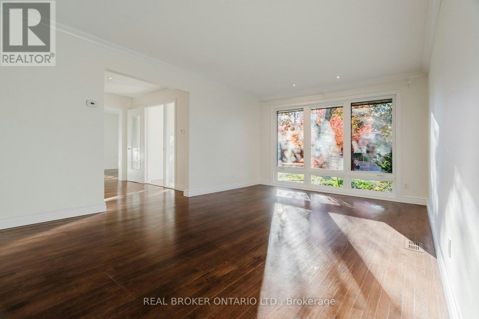 905 Plante Drive, Ottawa, ON, K1V 9E3 - 5